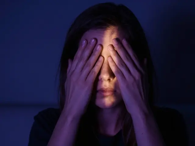 Antimigrenózní masáž: Jak přirozeně zastavit migrény a bolesti hlavy